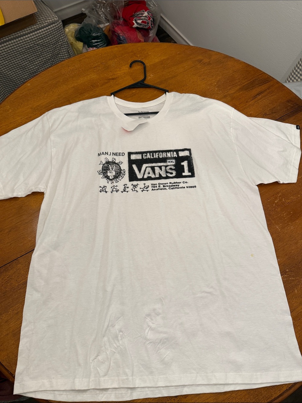 Vans White Short-Sleeve Graphic Logo Tee xxl, spot because haven’t washed, holes